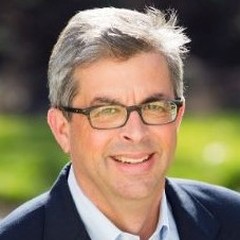 headshot for Avi Halpert