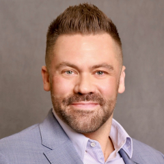 headshot for Alex Welk