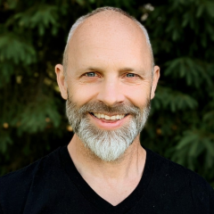 headshot for Ryan Droege