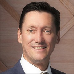 headshot for Mark Hansen
