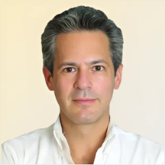 headshot for Justin Segal