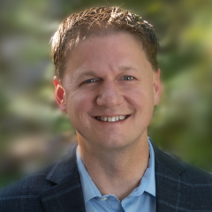 headshot for Justin Williams