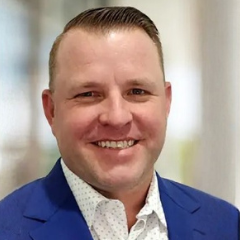 headshot for Brent Loomer