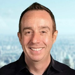 headshot for Leon Papkoff