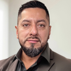 headshot for Luis Ramos