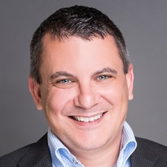 headshot for Shawn Thomas