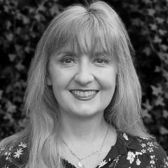 headshot for Claire Stephens