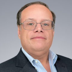 headshot for Luis Suau