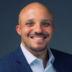 headshot for Dustin Sutton