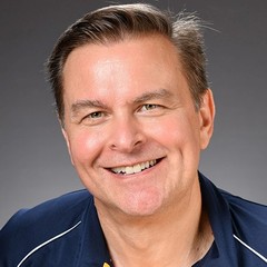 headshot for Steve Sywak