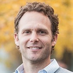 headshot for Travis Putnam
