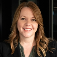 headshot for Christi Van Maanen